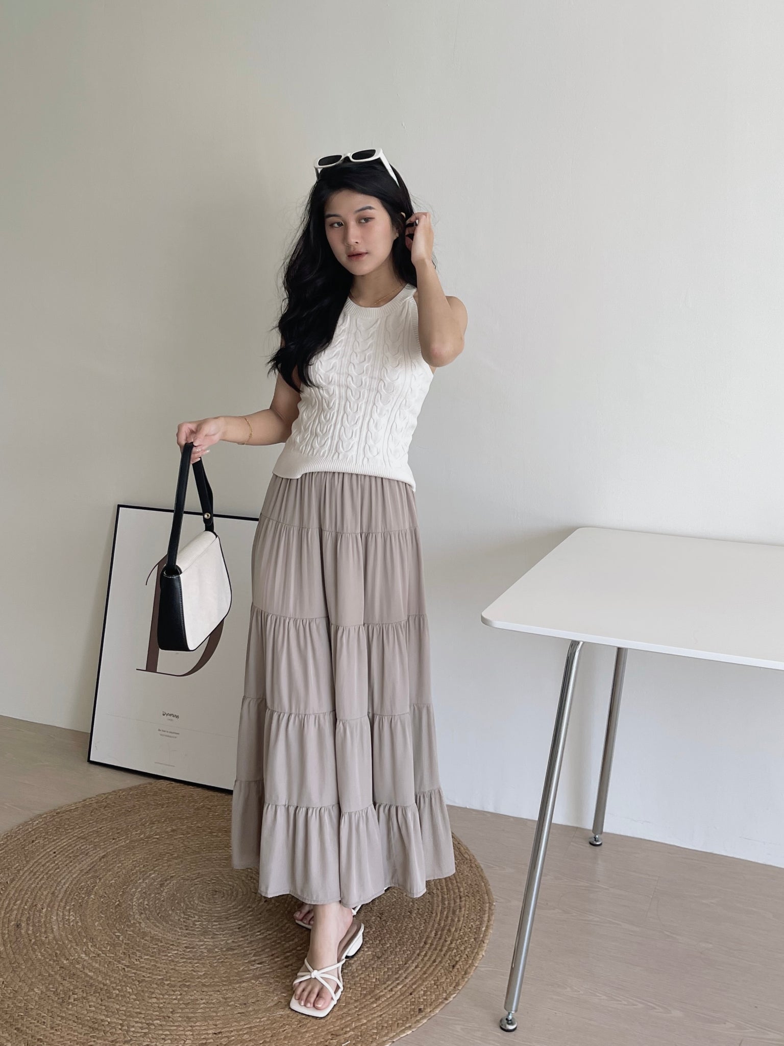 Halterneck Cable Knit Top / 挂脖麻花针织上衣