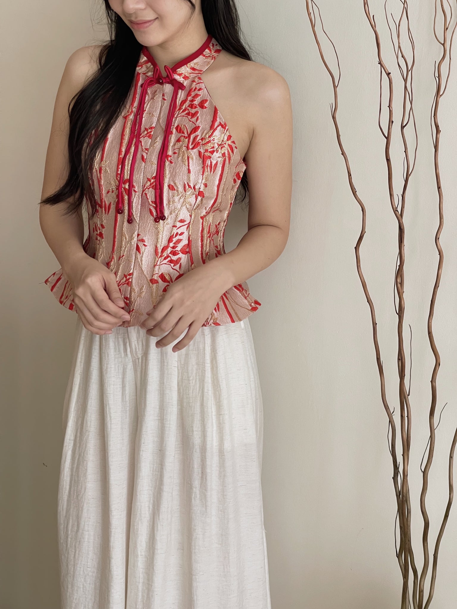 Lustrous Gold Brocade Halter Top / 金缕流芳-浮雕提花旗袍上衣