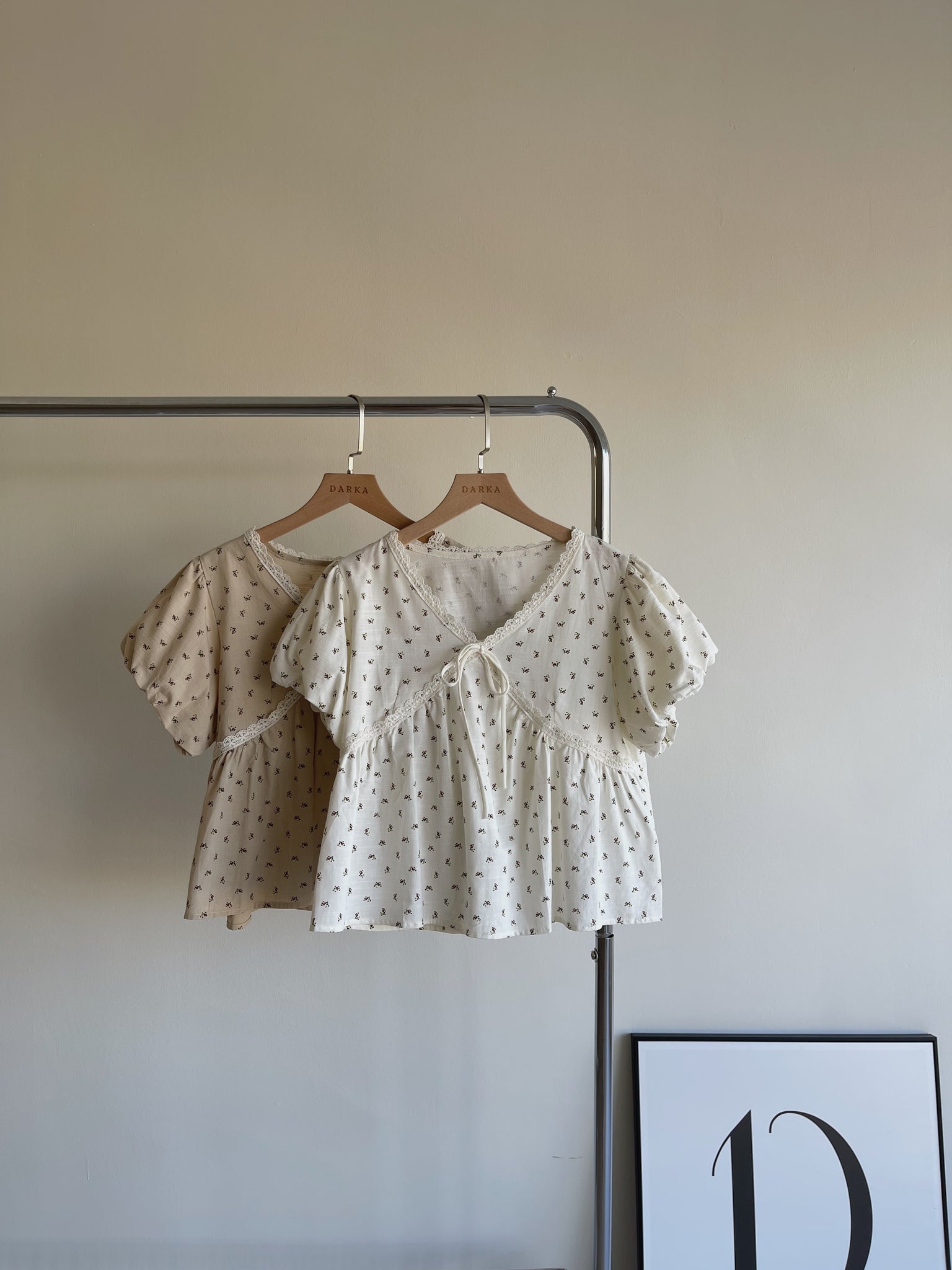 Mimosa French Blouse / 碎花蕾丝拼接上衣