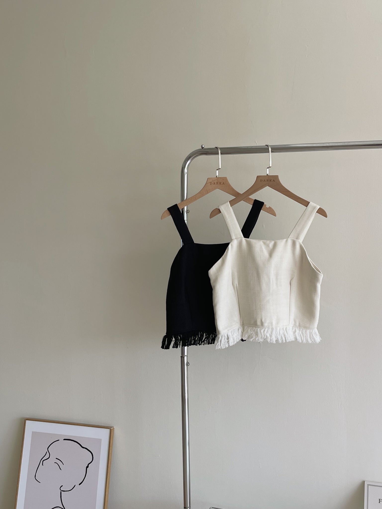 Vina Tassel Sleeveless Top / 流苏摆吊带上衣