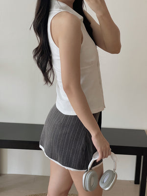 Asymmetrical Stripes Skort / 学院风竖条纹裤裙