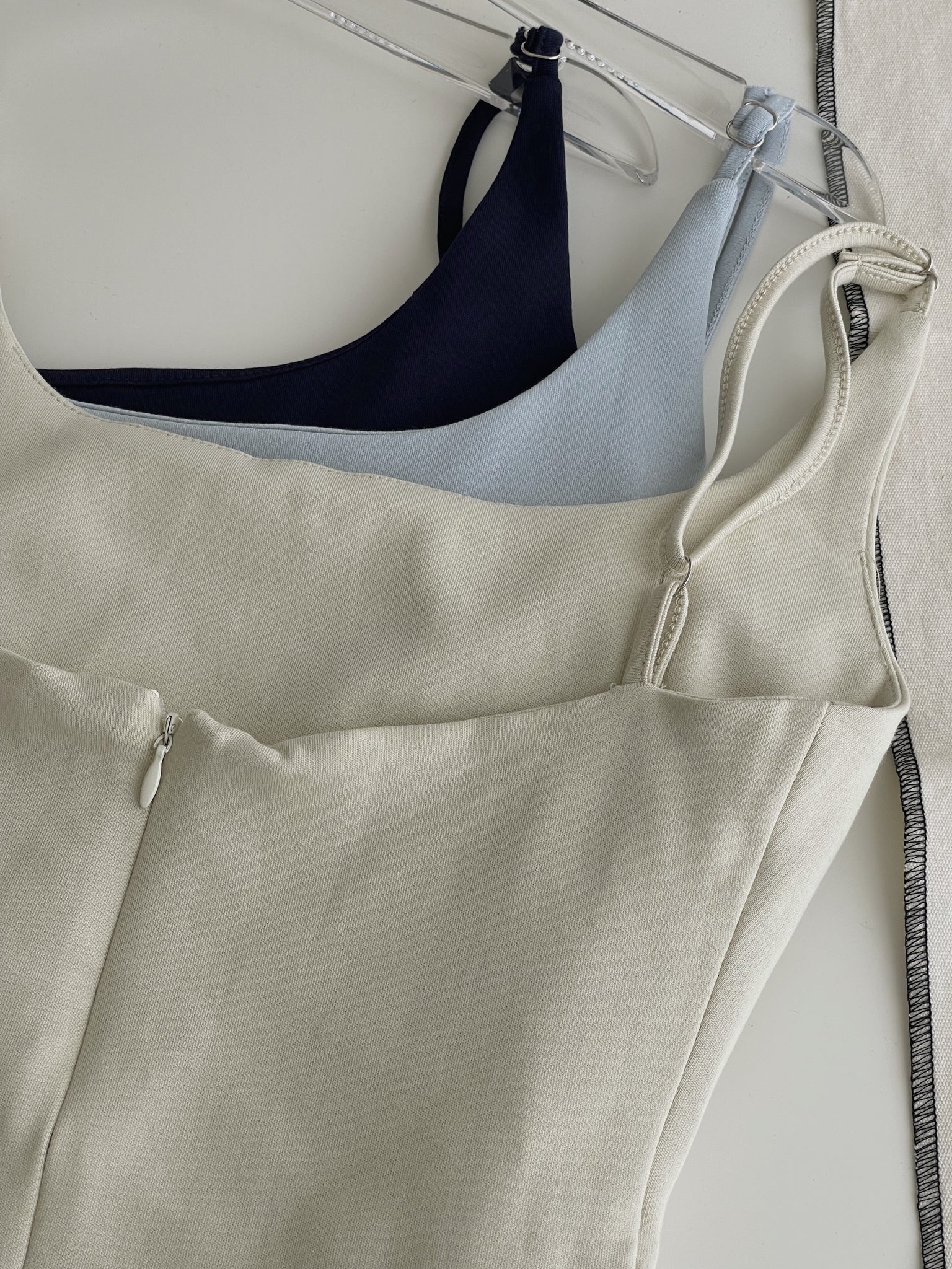 Simple Spaghetti Dress / 简约收腰吊带裙