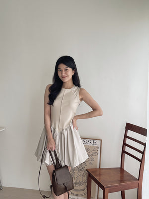 Puff Hem Babydoll Dress / 背心拼接花苞连身裙