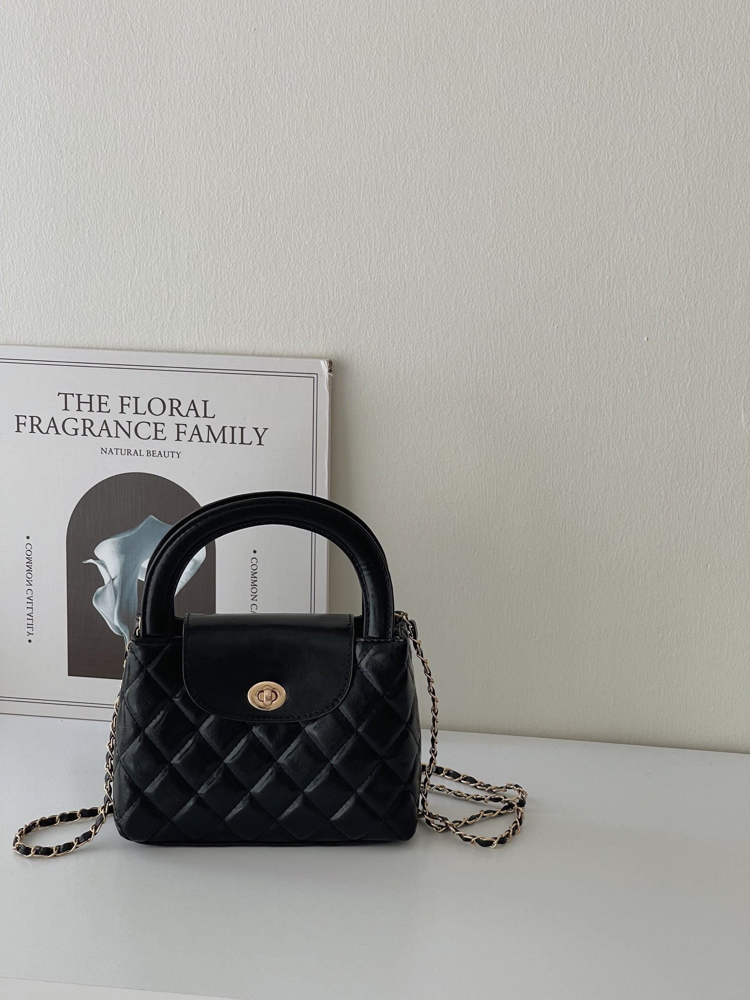 Classic Quilted Handbag / 菱格手拎斜挎包