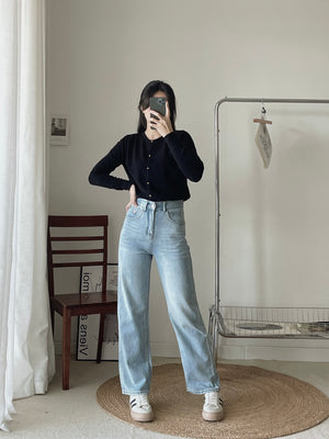 Soft Cloud Knit Cardigan / 软糯小金扣针织衫