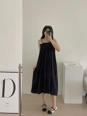 Holiday Pleated Dress / 度假抹胸吊带连衣裙
