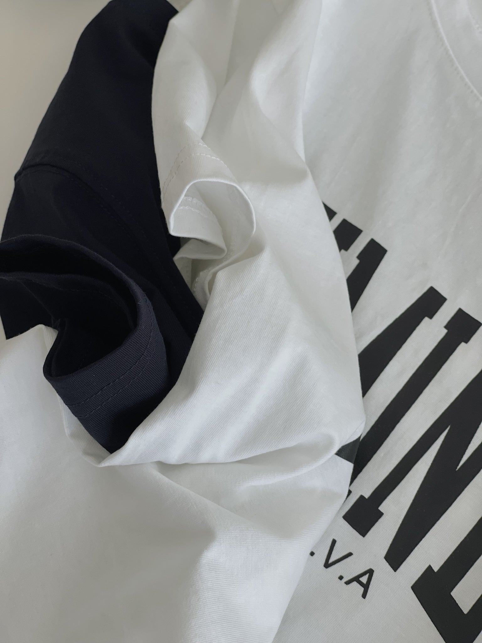 Letters Drop Shoulder Tee / 字母宽领落肩T恤
