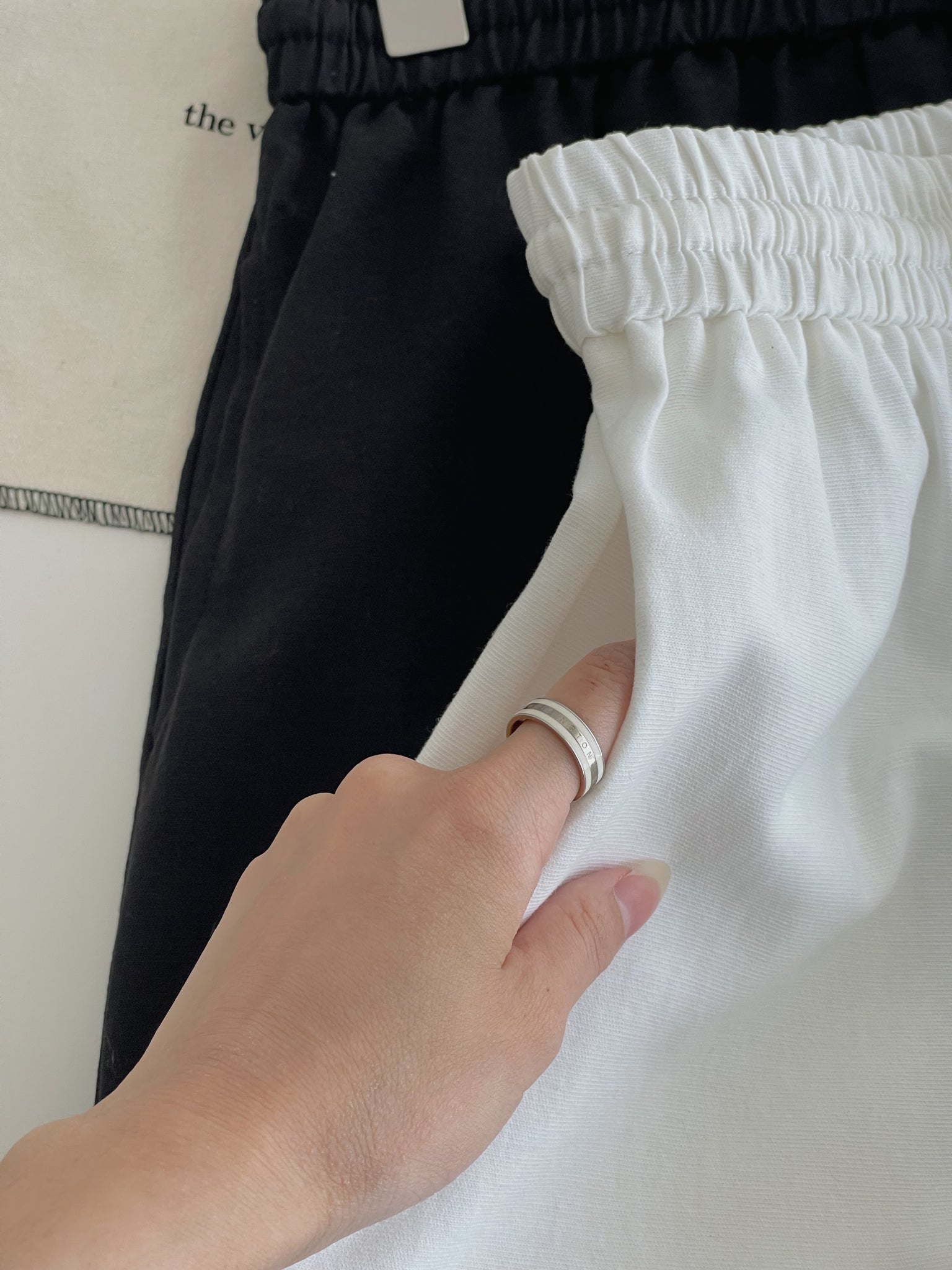 Casual Hollow Edge Pants / 舒适镂空边休闲短裤