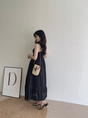 Stella Black Dress / 优雅下摆刺绣连衣裙