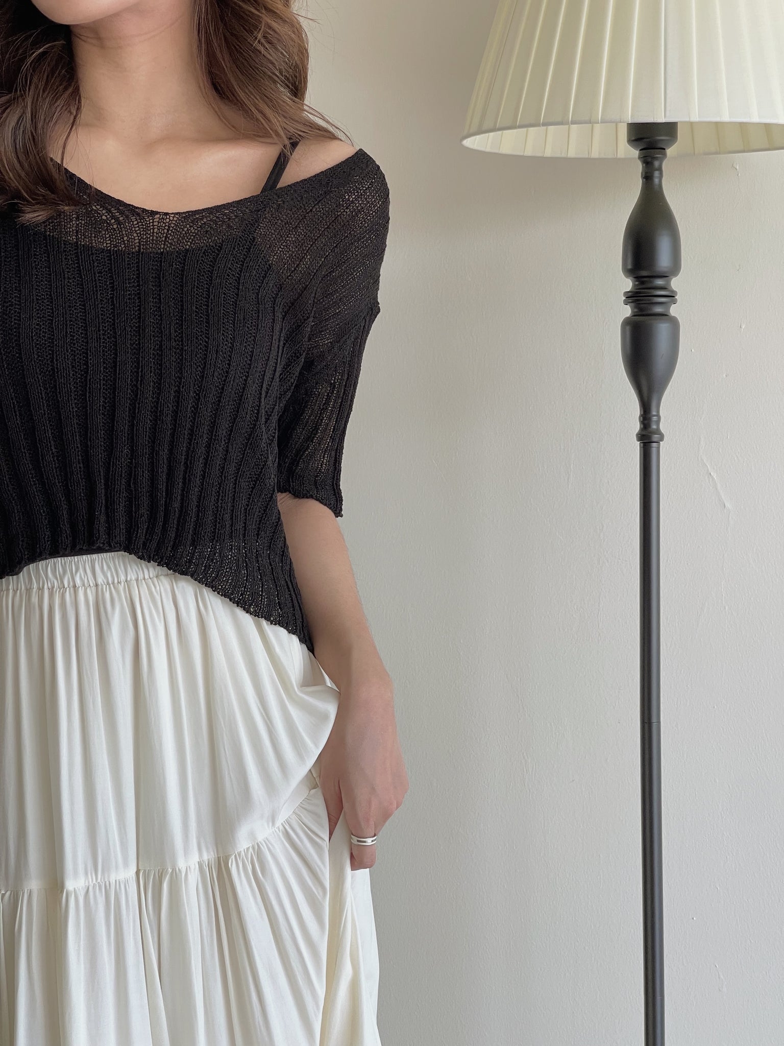Hollow Rib Knit Top / 尖领镂空针织上衣