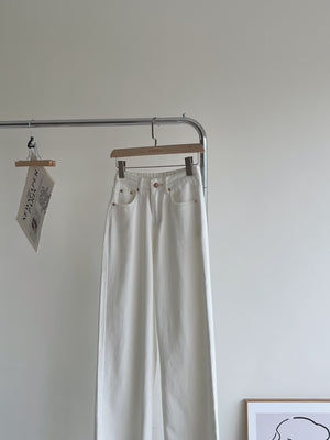 Ribbon Embroidered White Denim / 刺绣白色牛仔阔腿裤