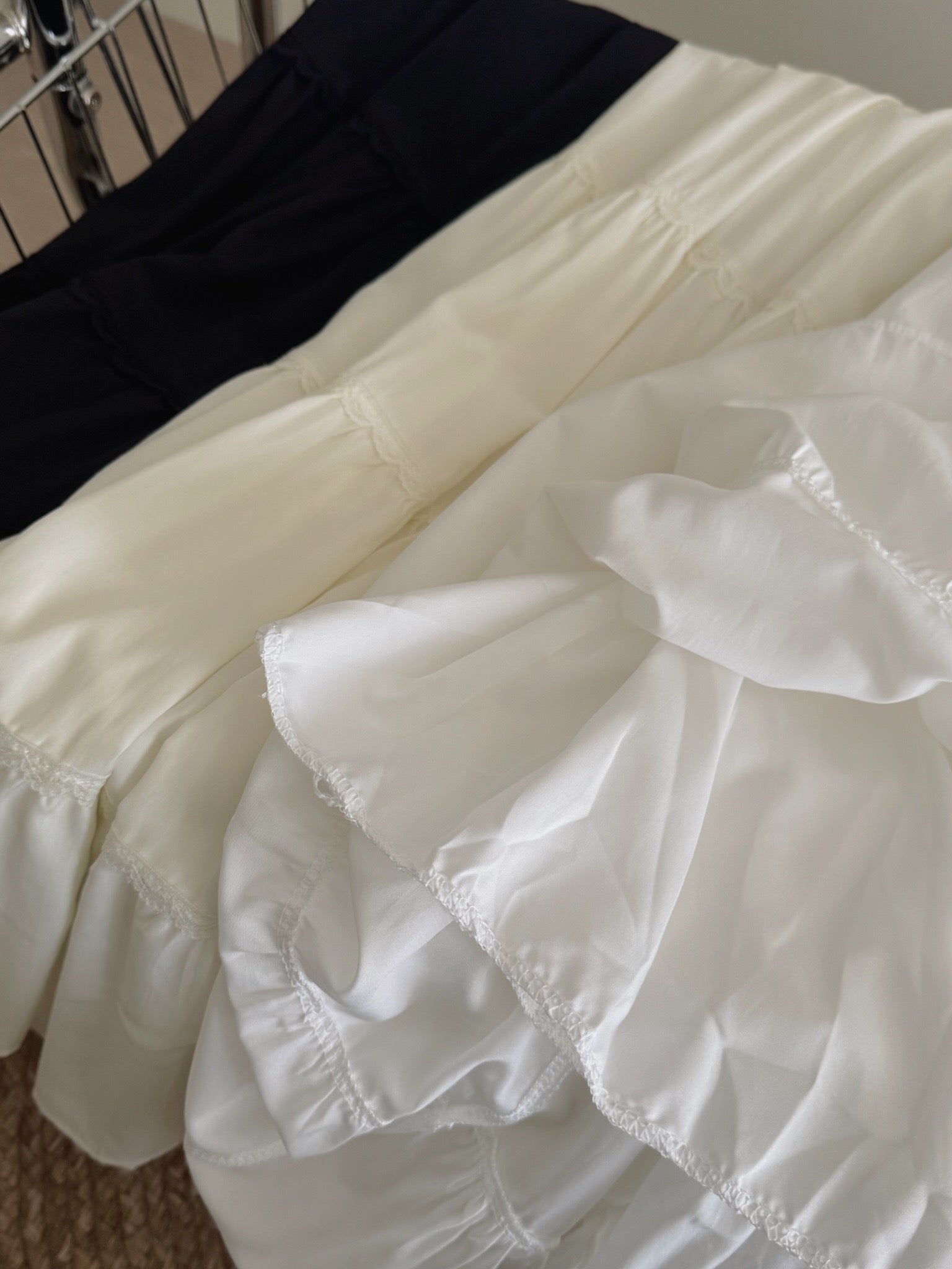 Lace Trim Midi Skirt / 蕾丝边半身长裙