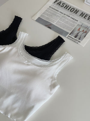 Lace Edge Padded Crop Top / 带胸垫遮副乳蕾丝短背心