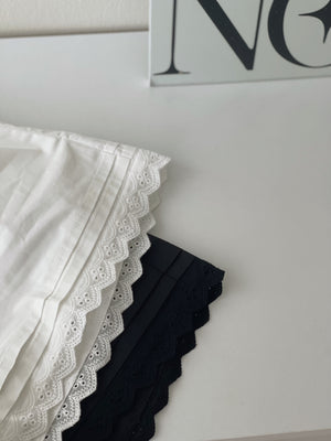 Lace Trim Casual Pants / 甜美蕾丝边条休闲短裤