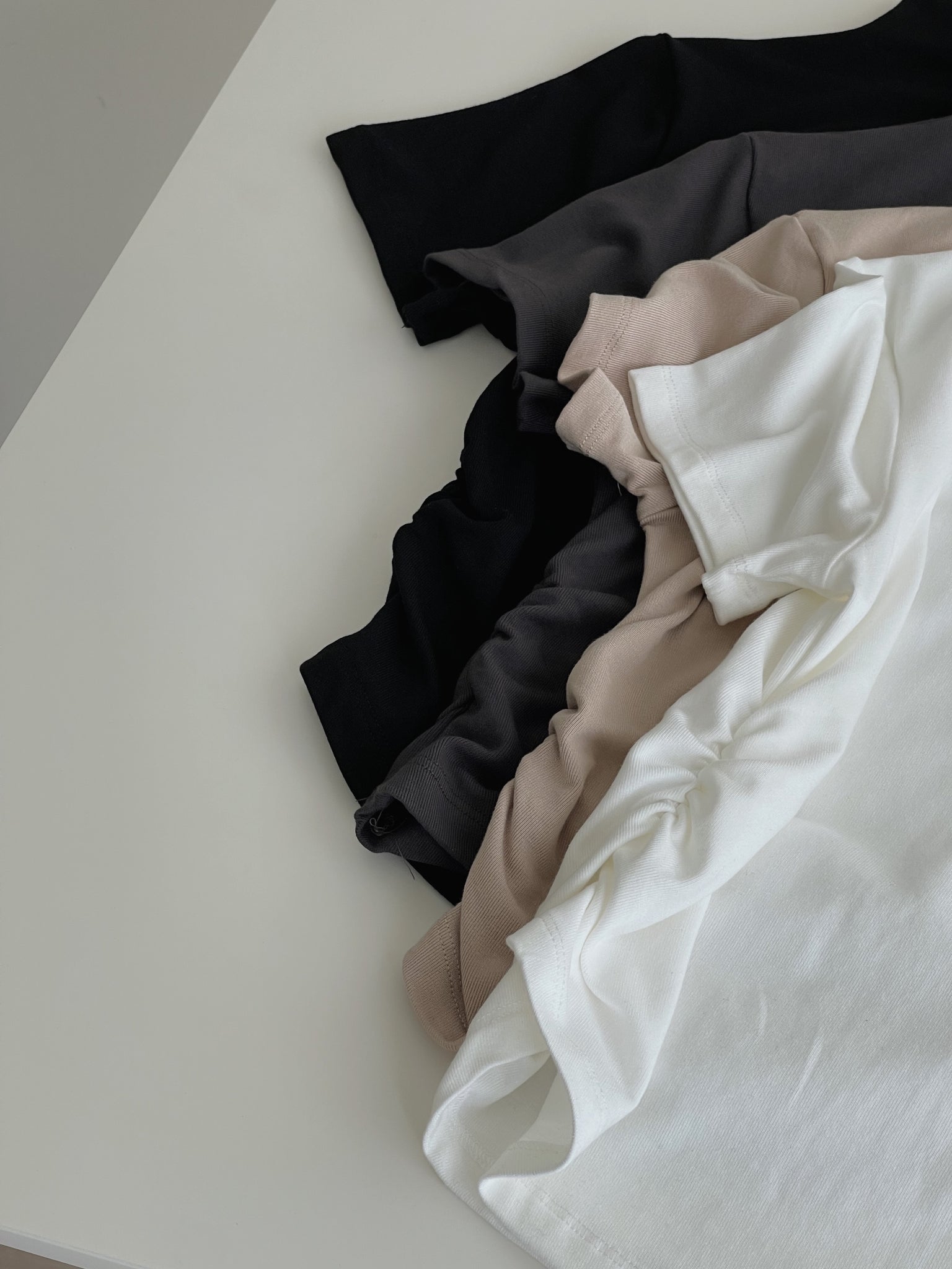 Pendant Mock Neck Top / 小吊坠半高领打底上衣