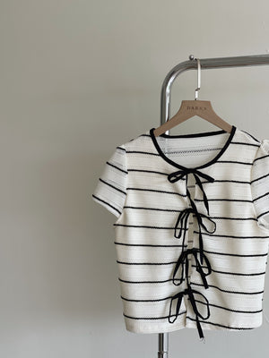 Ribbon Up Hollow Top / 镂空蝴蝶结甜美上衣