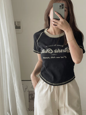 Graphic Crop Tee / 个性字母短上衣