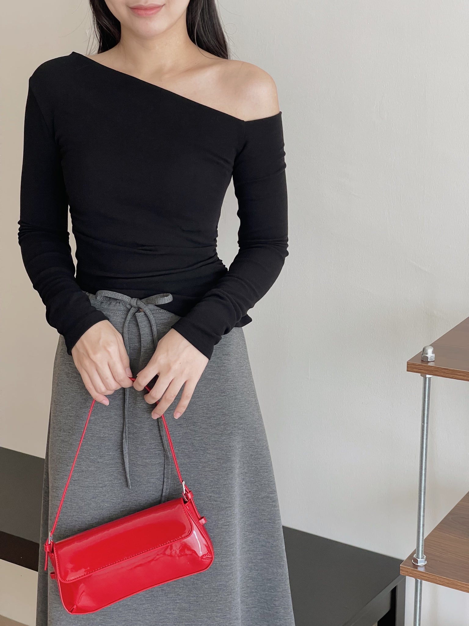 Hot Style Oblique Top / 设计感斜肩不规则上衣