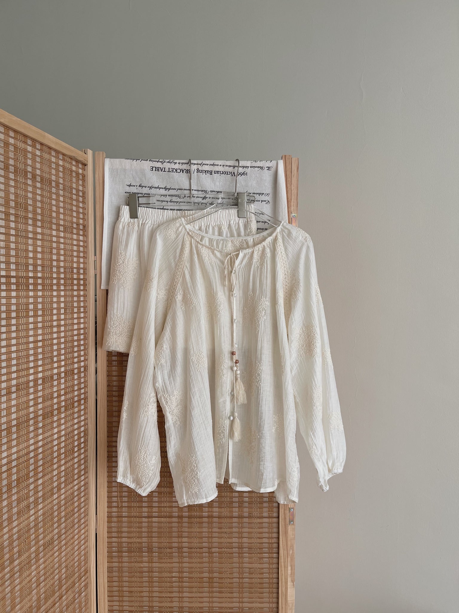 Dandelion Embroidered Set / 刺绣花休闲衫套装