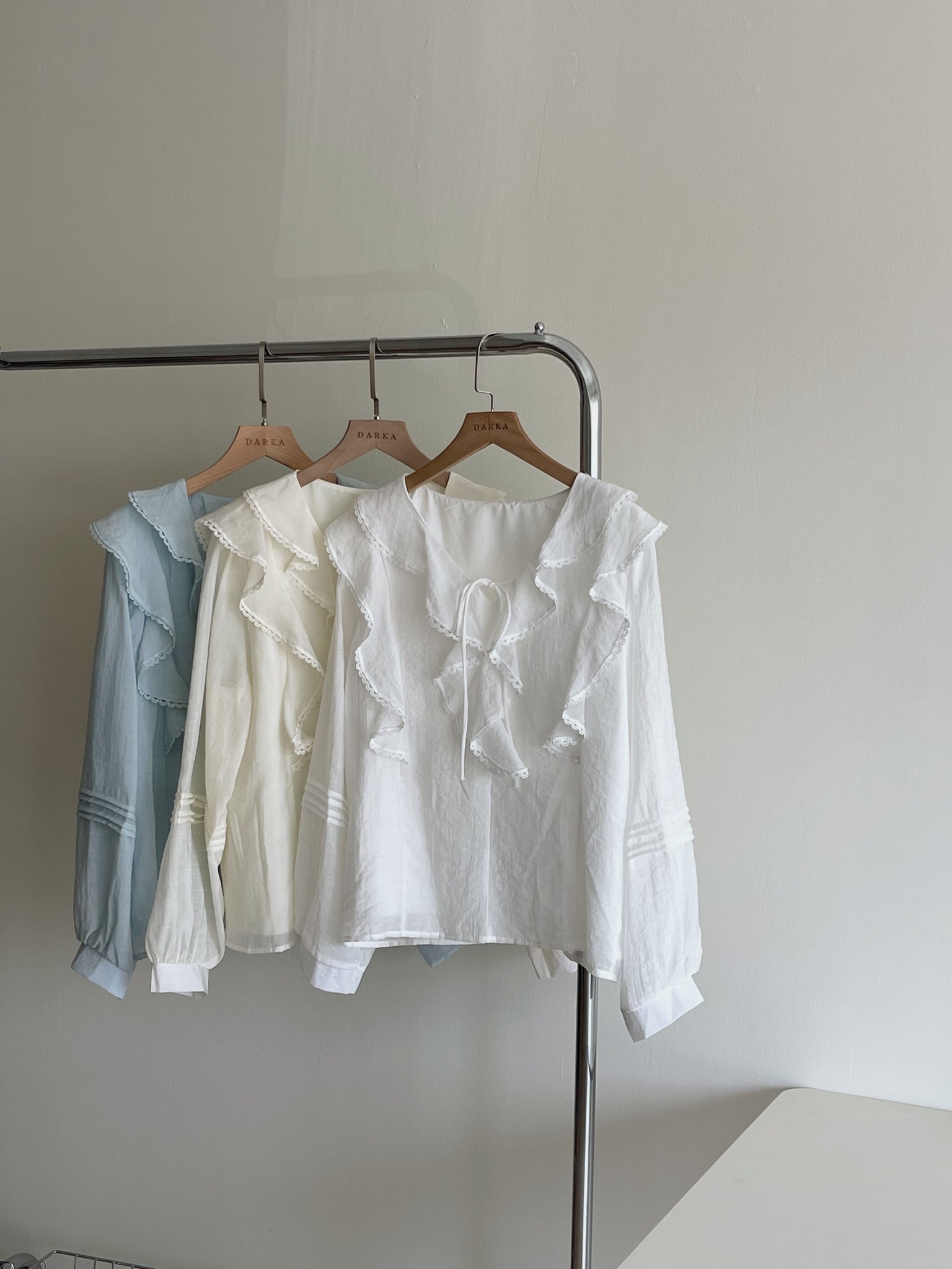 Emmeline Ruffled Blouse / 甜美荷叶衬衣