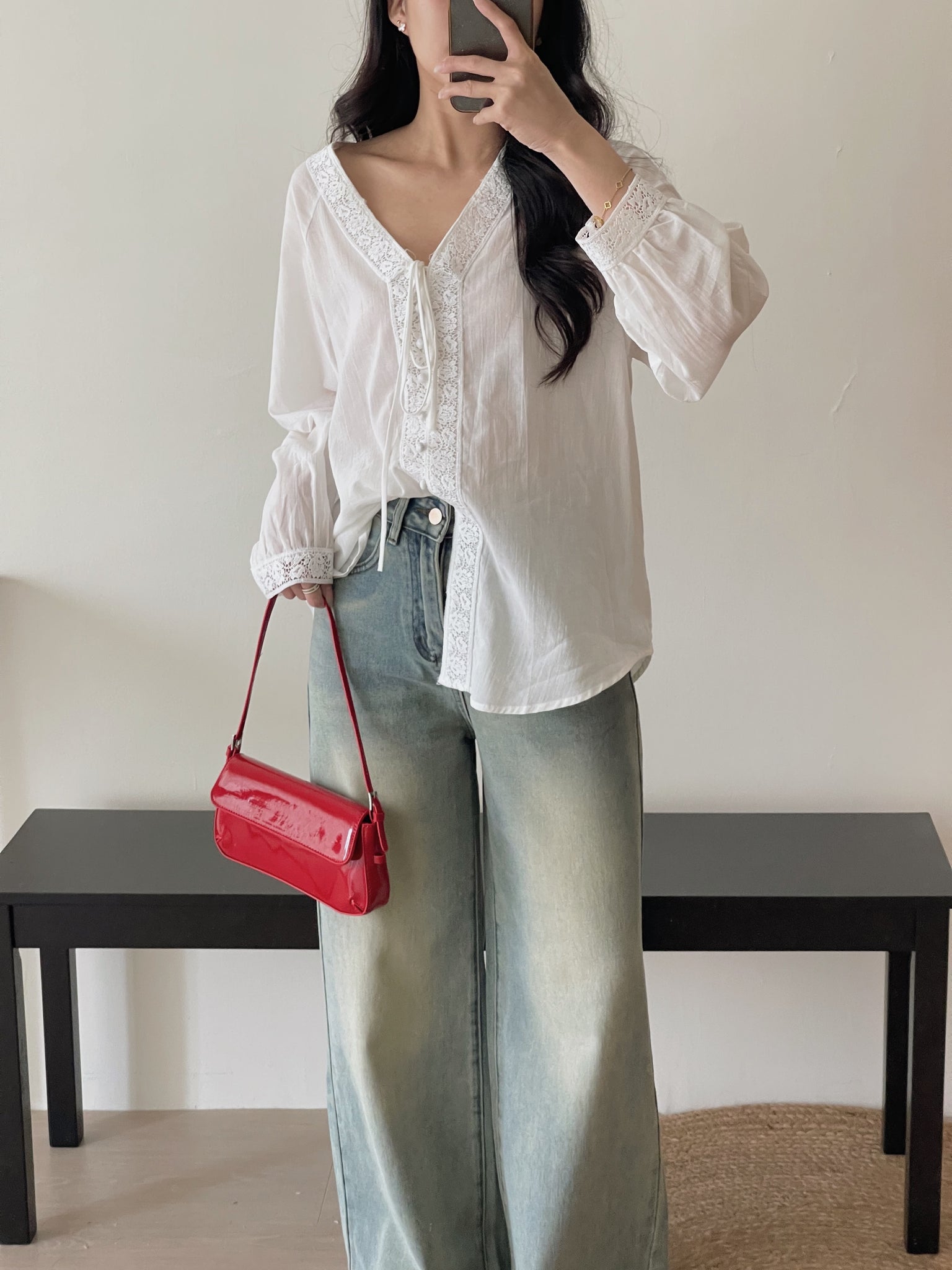 Anais V-Neck Loose Shirt / 清冷风宽松V领衬衫
