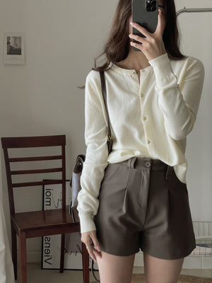 Soft Cloud Knit Cardigan / 软糯小金扣针织衫