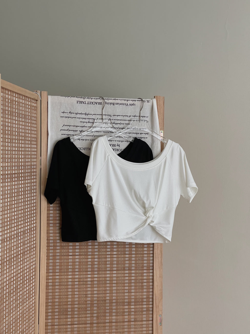 Twist Waist Crop Top / 收腰拧结两穿短T恤