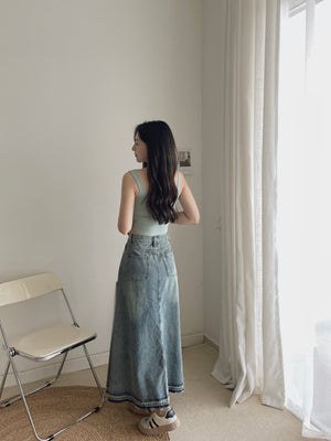 Square Neck Padded Tank Top / 方领胸垫背