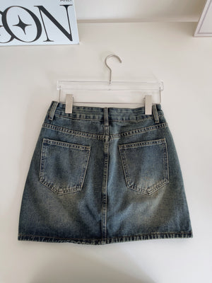 Vintage Mini Skirt / 简约复古迷你裙