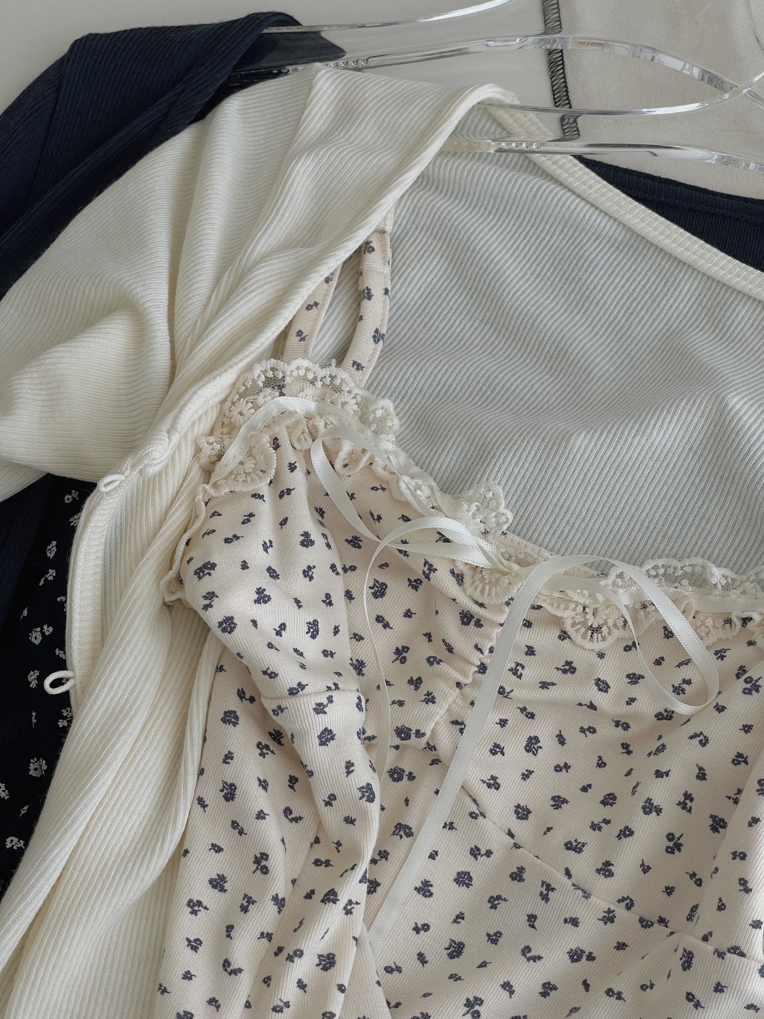 Floral Cami Two-pcs Set / 甜美碎花背心两件套