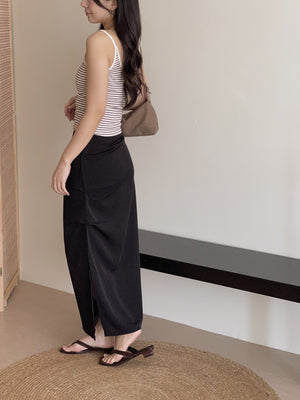 Mannette Extra Long Skirt / 加长版甜酷褶皱修身半裙