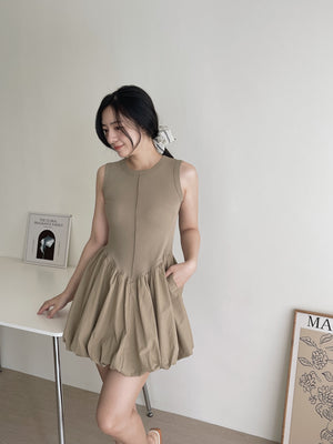 Puff Hem Babydoll Dress / 背心拼接花苞连身裙