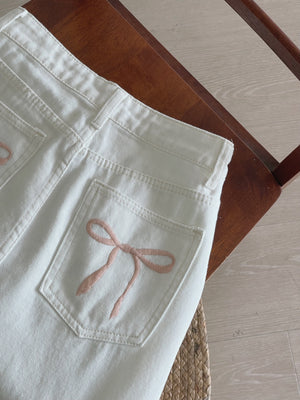 Ribbon Embroidered White Denim / 刺绣白色牛仔阔腿裤