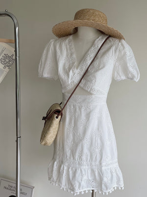 Eyelet Embroidered Cutout Dress / 挖空设计感连衣裙
