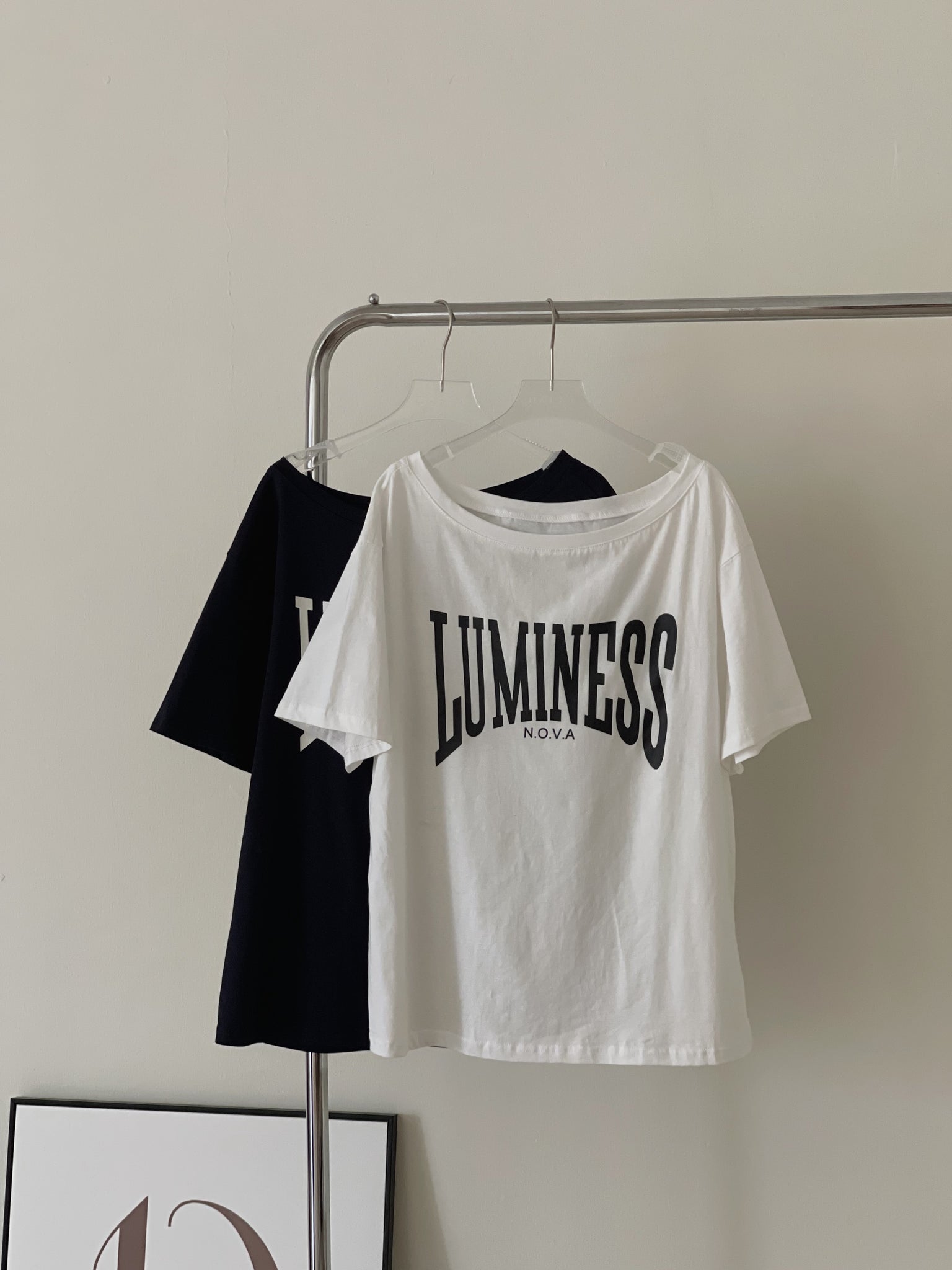 Letters Drop Shoulder Tee / 字母宽领落肩T恤