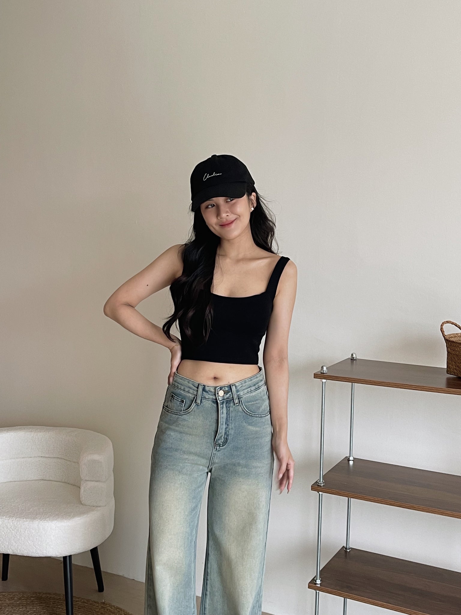 Sleeveless Crop Top With Removable Pad / 大方领遮副乳胸垫背心
