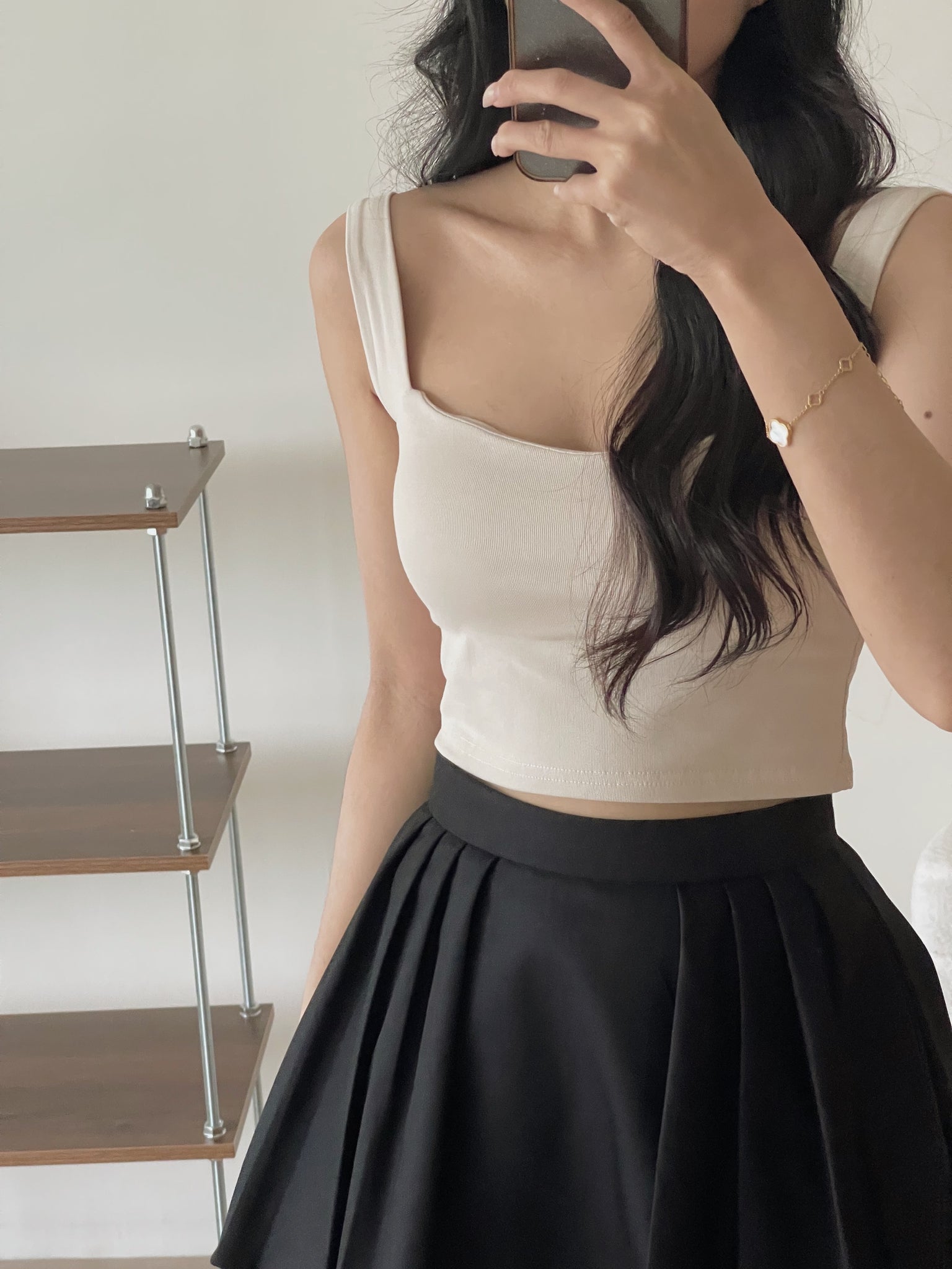 Sleeveless Crop Top With Removable Pad / 大方领遮副乳胸垫背心