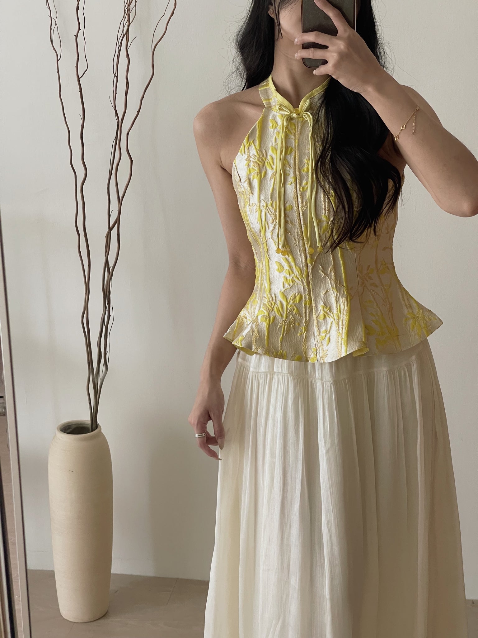 Lustrous Gold Brocade Halter Top / 金缕流芳-浮雕提花旗袍上衣