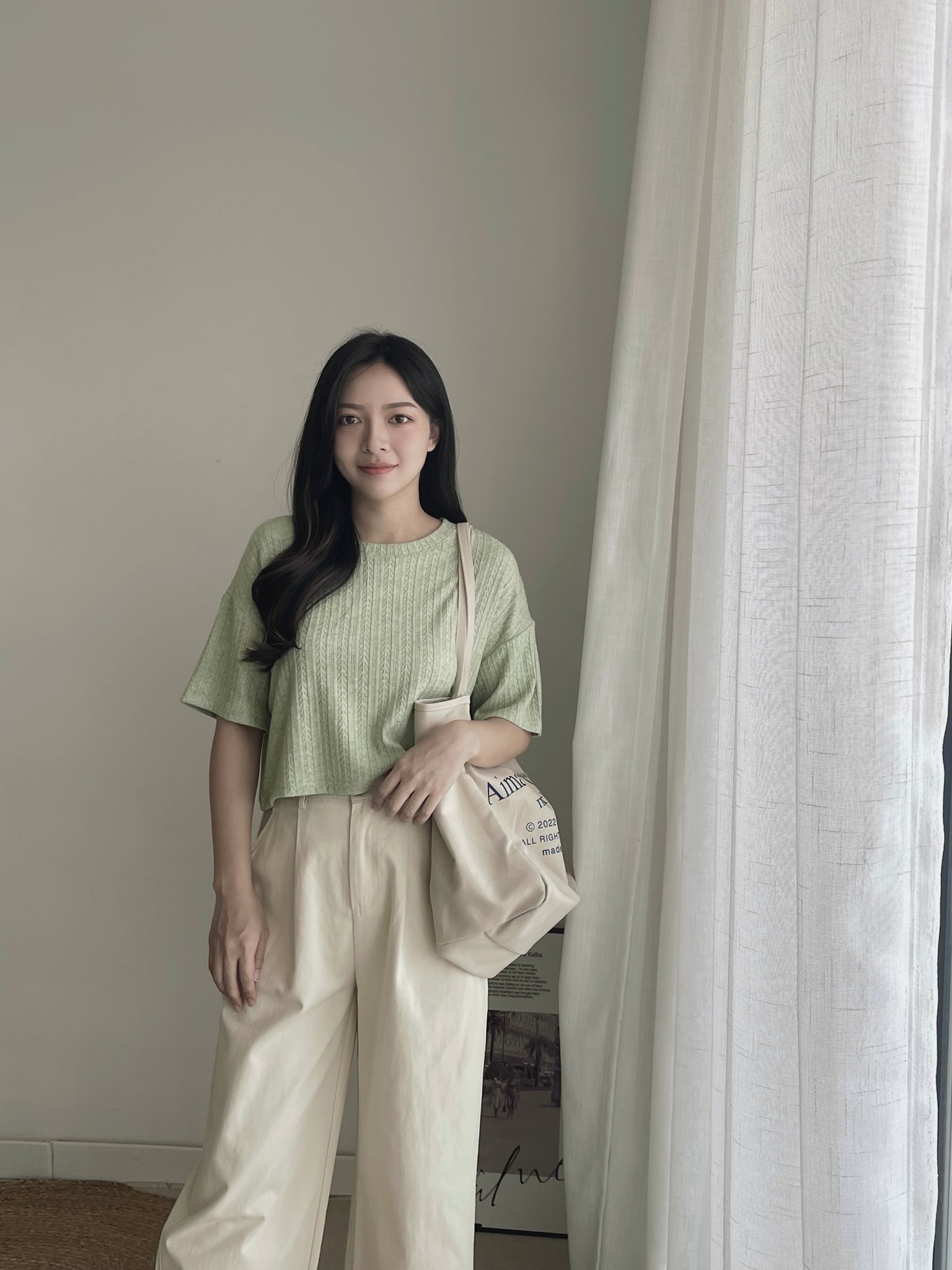 Soft Figured Crop Tee / 软料钩花圆领T