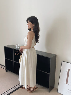 Avril Halterneck Dress / 挂脖后腰镂空长裙