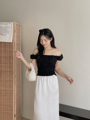 Eyelet Off Shoulder Top / 镂空显瘦一字肩上衣