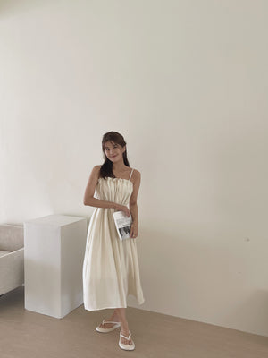 Holiday Pleated Dress / 度假抹胸吊带连衣裙