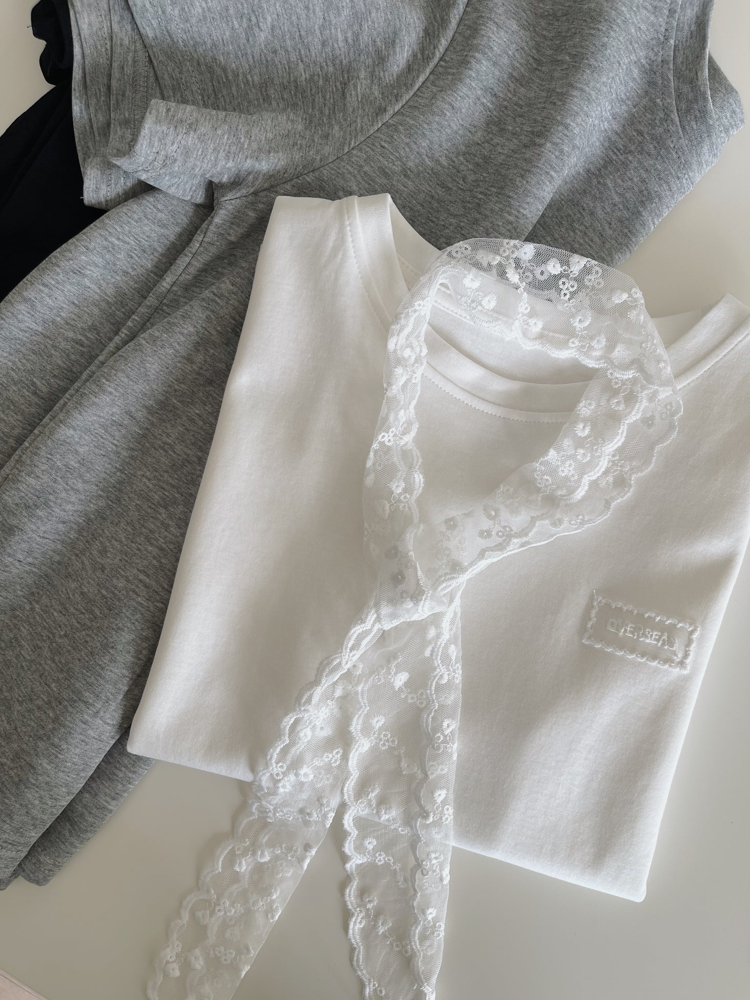 Lace Tie Plain Tee / 蕾丝带简约T恤