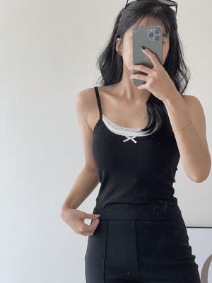 Lacey Edge Padded Singlet / 蕾丝花边胸垫吊带