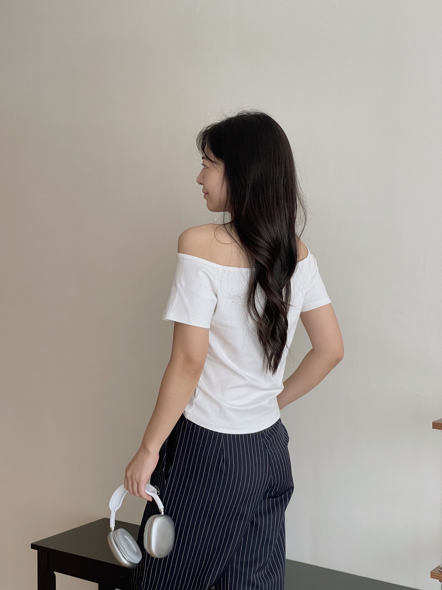 Letter Print  Slanted Shoulder Tee / 美式字母宽肩斜肩T恤