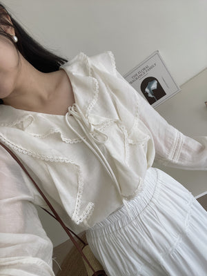 Emmeline Ruffled Blouse / 甜美荷叶衬衣
