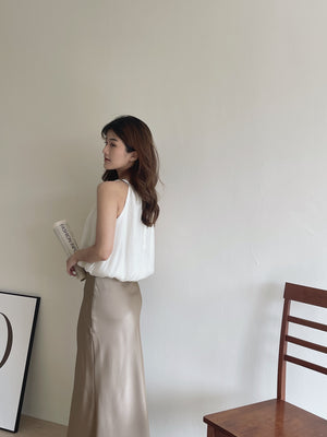 Ribbon Bud Top / 立体蝴蝶结挂脖上衣