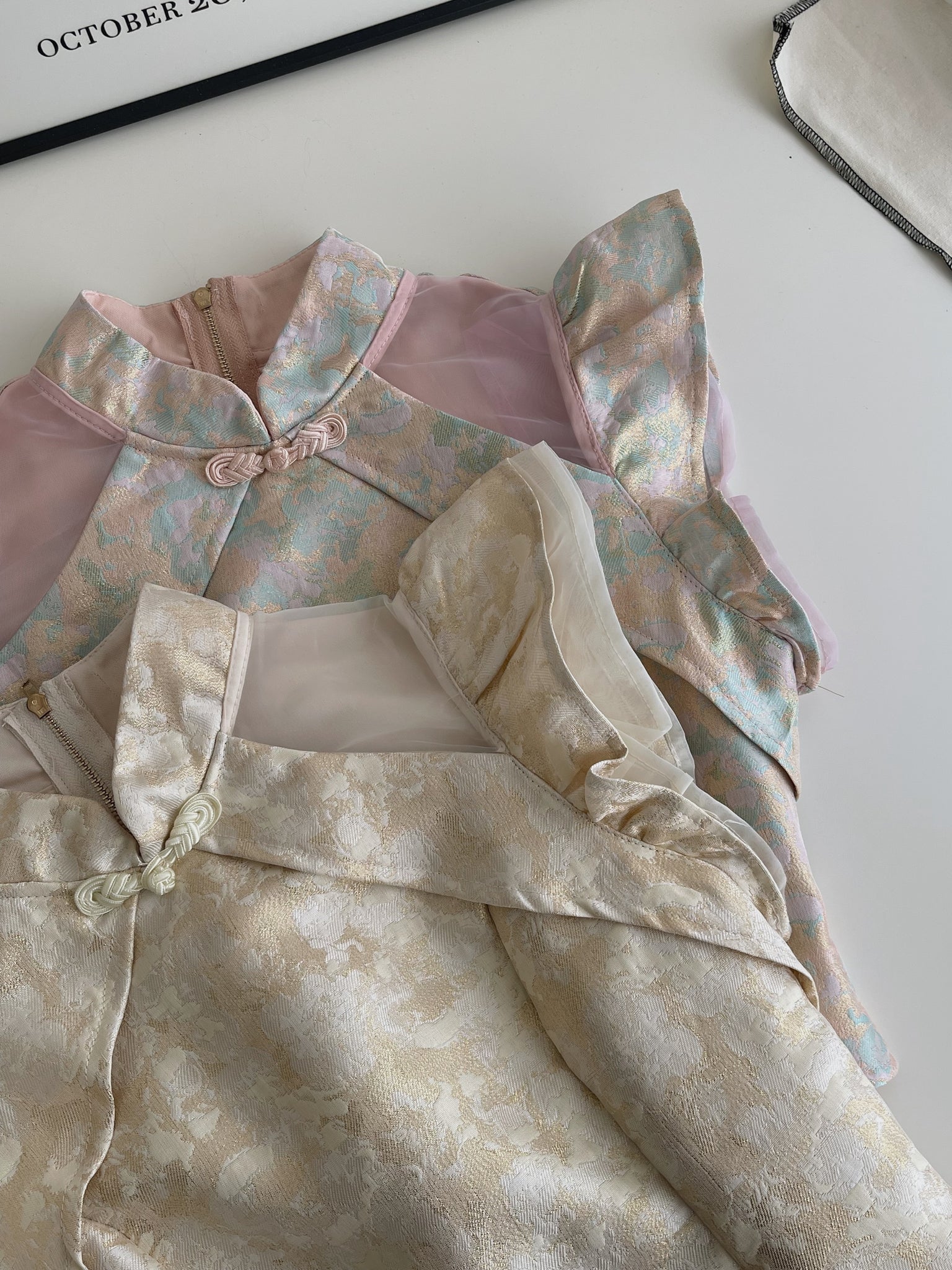 Imperial Grace Qipao Set / 锦霞灿影-盘扣对襟肩纱袖旗袍套装