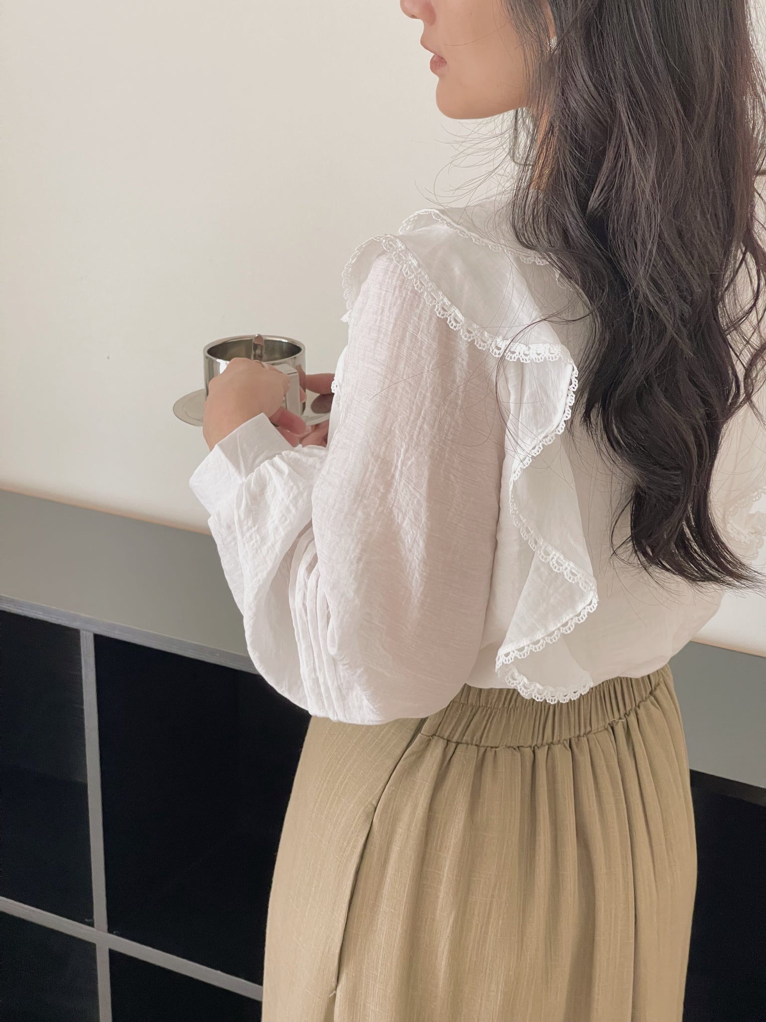 Emmeline Ruffled Blouse / 甜美荷叶衬衣