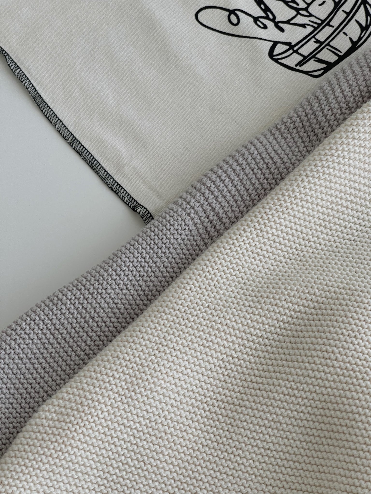 Knitted Cross Halter Top / 气质针织交叉无袖上衣